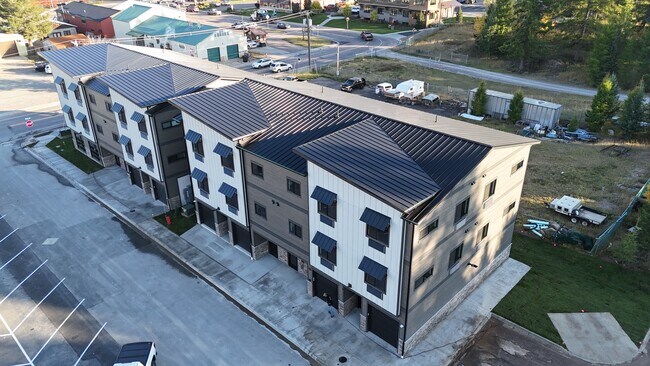 Building Photo - 1010 Baker Ave