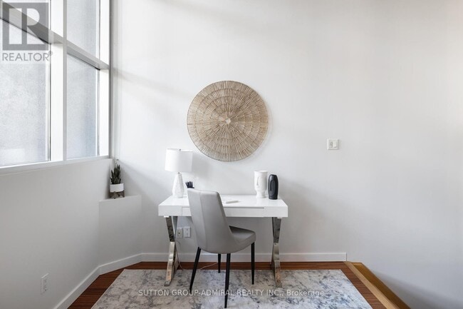 Photo du bâtiment - 1852 Queen St E