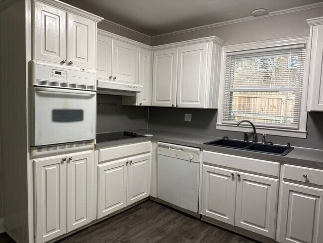 Foto del edificio - 645 Greenbriar Ave