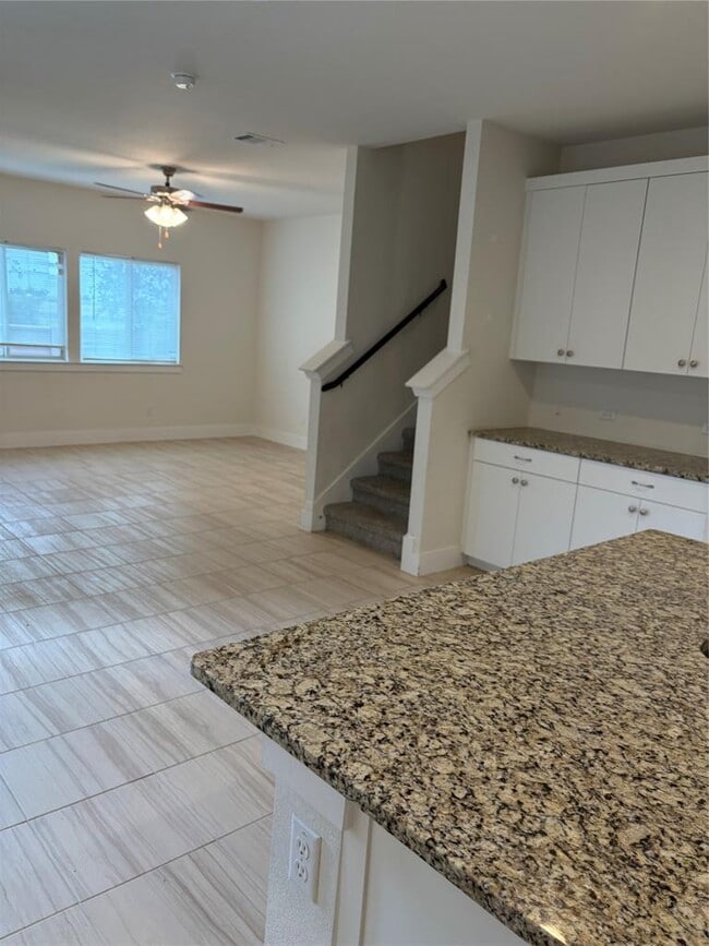 Building Photo - 573 White Steppe Way