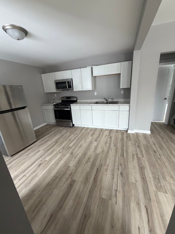 Building Photo - 1646 Center St