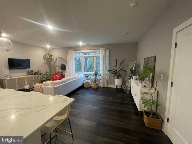 Foto del edificio - 4001 Ridge Ave