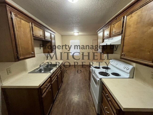 Foto del edificio - 2 bedroom 1 bath 1 car garage in Lubbock!