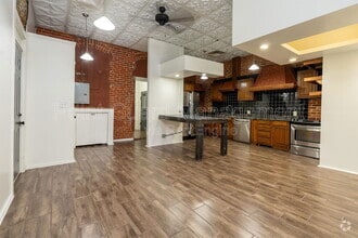 Building Photo - 518 E Douglas Ave