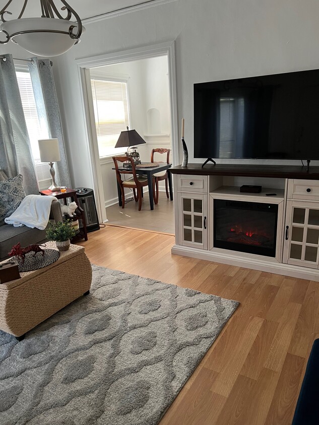 Living Room - 3881 S Gramercy Pl