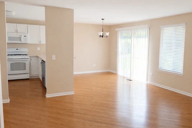 Comedor - 1513 Meadowsedge Ln