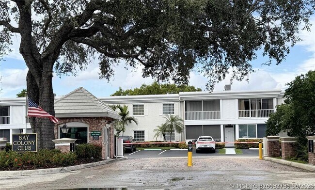 Building Photo - 6417 Bay Club Dr