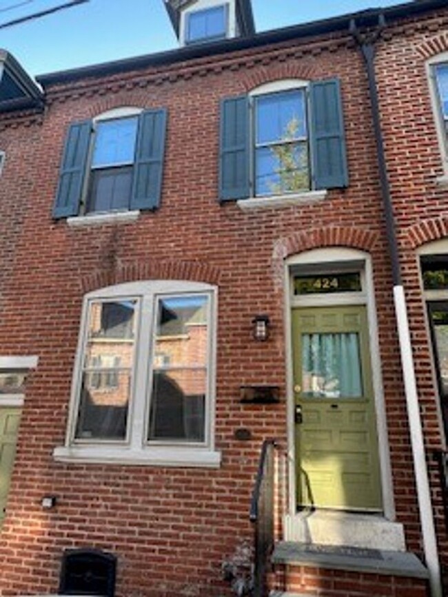 Foto del edificio - 3 bedroom home available in Allentown Hist...