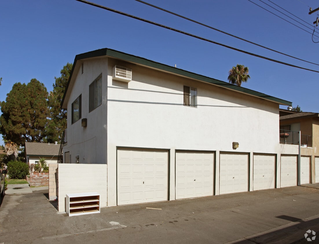 Building Photo - 2072 S Nautical St