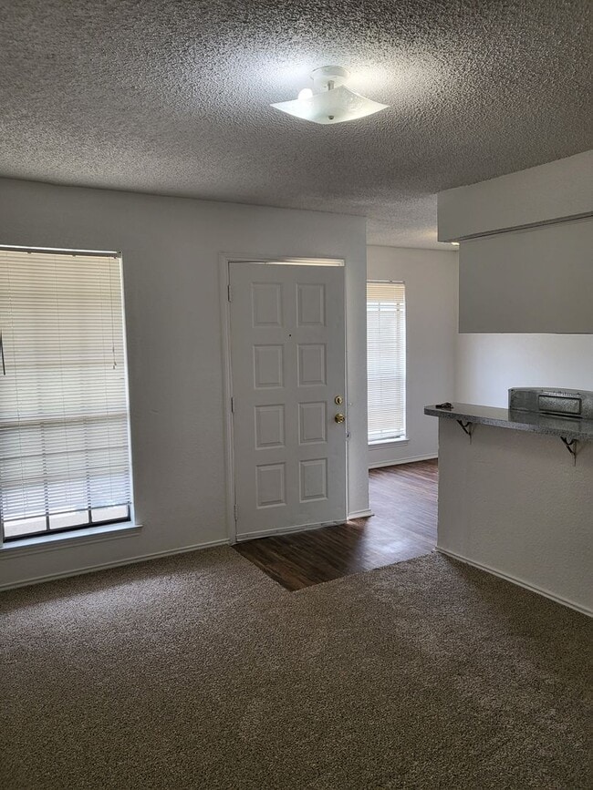 Building Photo - 1209 Avondale Ct