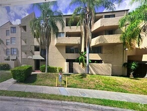 Building Photo - 10500 SW 108th Ave