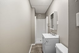 Bathroom - 61 Johnson St