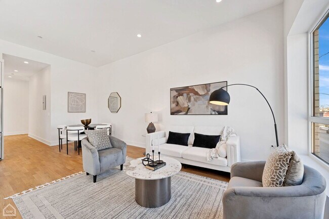 Foto del edificio - 2127 W Madison St