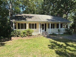 Building Photo - 678 Jefferson Dr
