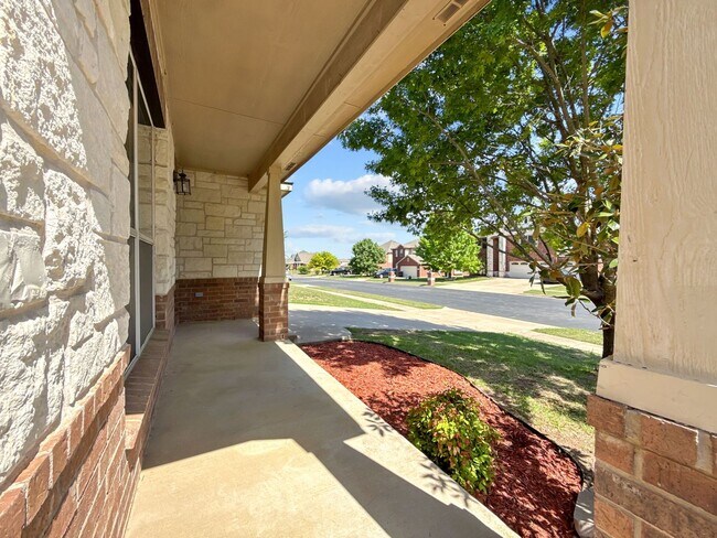 Foto del edificio - 5701 Calc Stone Dr
