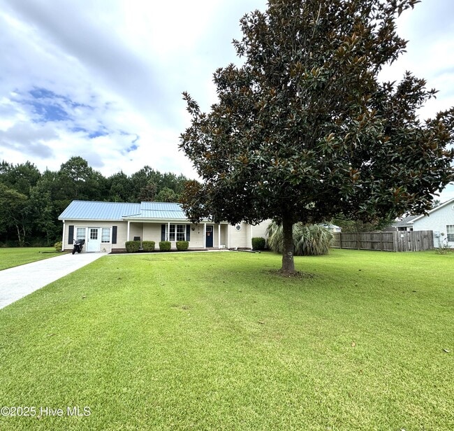 Building Photo - 304 Woody Way