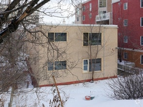 Building Photo - Heritage Trail Apartments 1