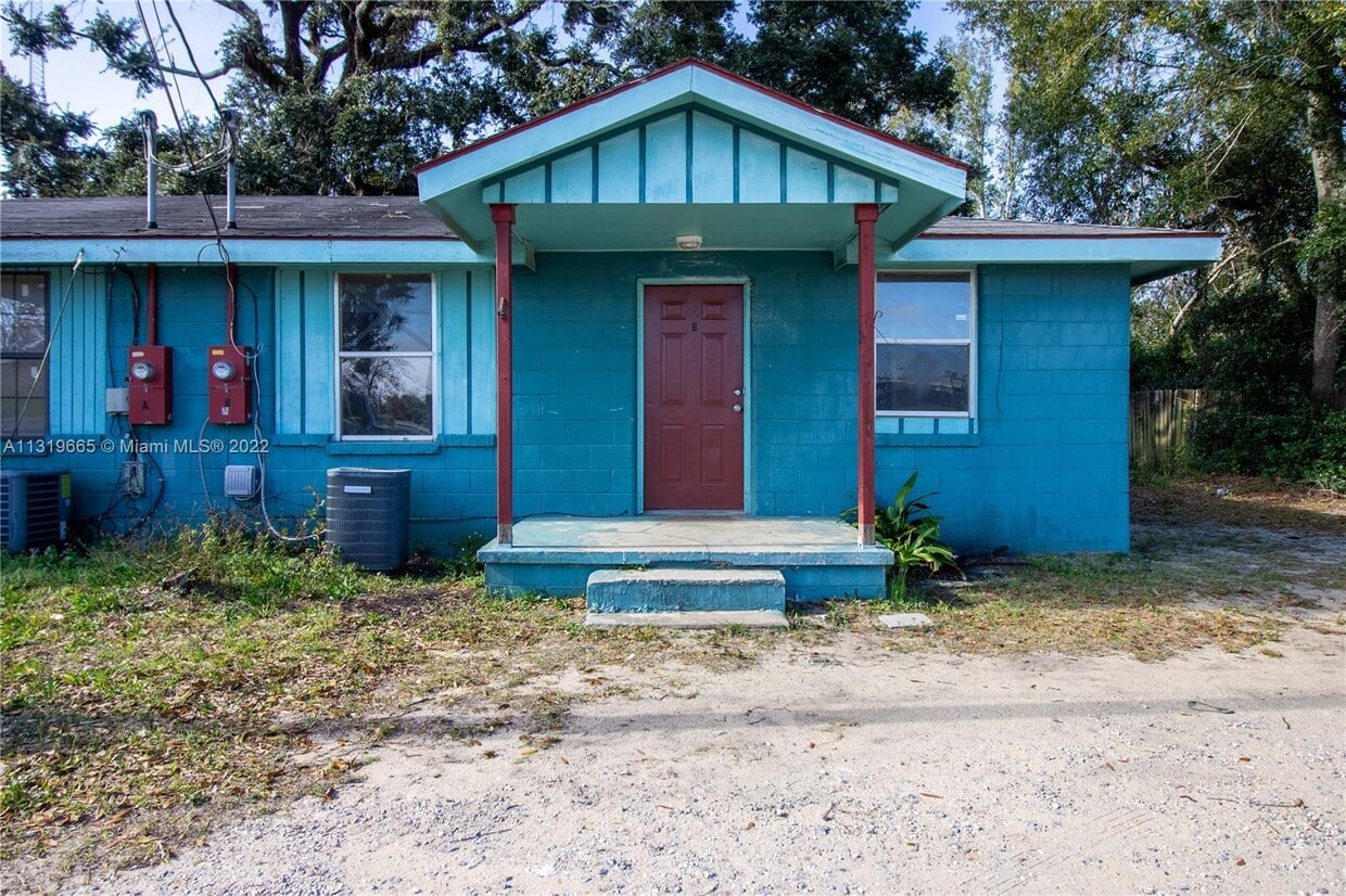 230 Weis Ln Unit B, Pensacola, FL 32507 Apartment for Rent in