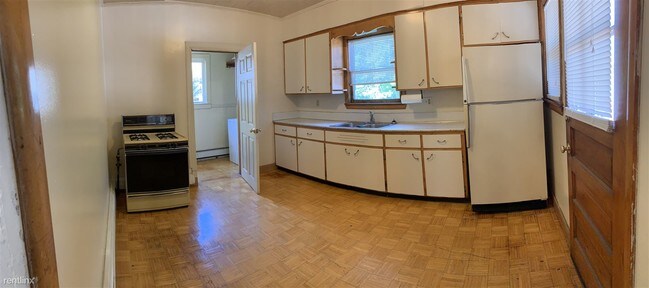 3 br, 1 bath - 1120 Broadway Ave NW lower - 3 br, 1 bath  - 1120 Broadway Ave NW lower