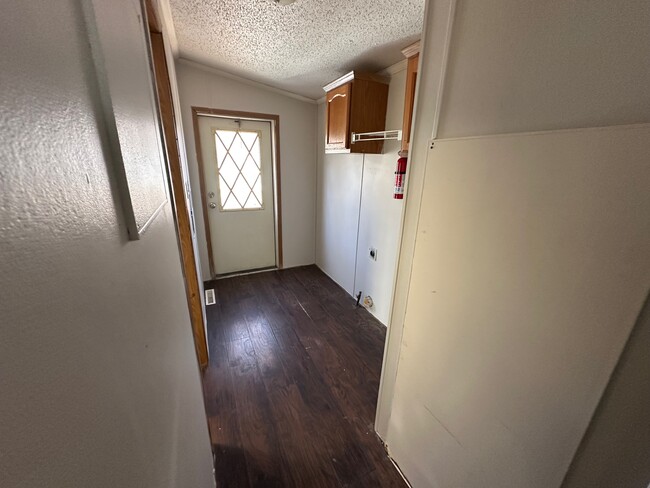 Building Photo - 261 E Birdsall Dr