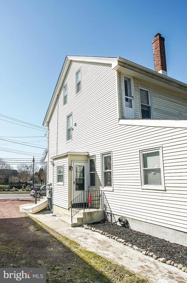 Building Photo - 21 N Lenola Rd