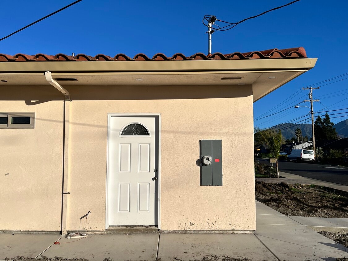 Foto principal - 5209 Olive Dr