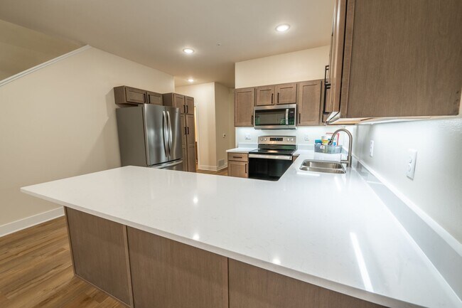 Foto del edificio - 3 Bed / 2.5 Bath Townhome w/Deck, Walkout ...