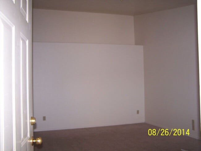 Foto del edificio - 740 Benjamin Ave