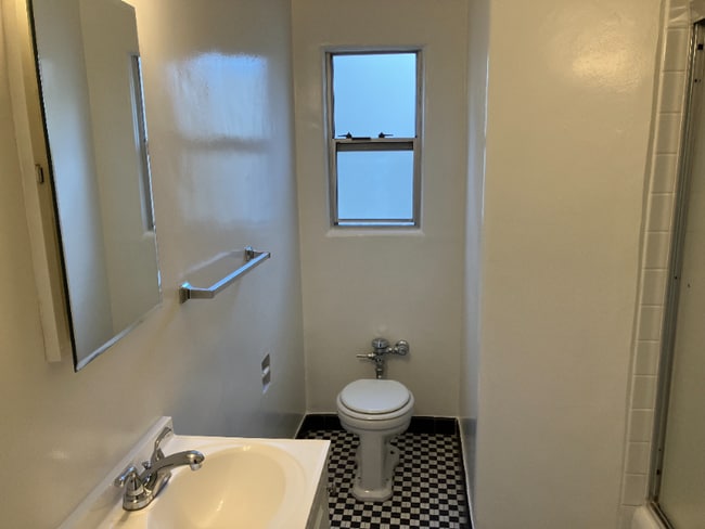 Foto del edificio - 2625 Ivy Dr