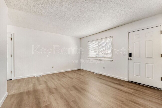 Foto del edificio - 738 S Nome St