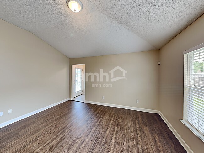 Building Photo - 6076 Scenic Meadow Ln