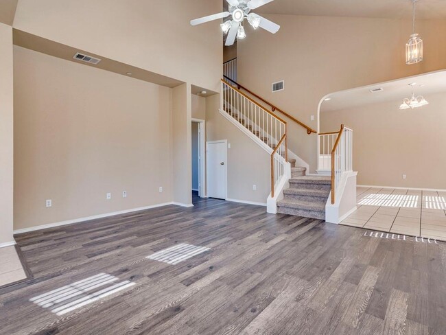 Building Photo - 9201 Brodie Ln