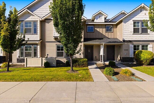 Foto del edificio - 2476 E Blue Tick St
