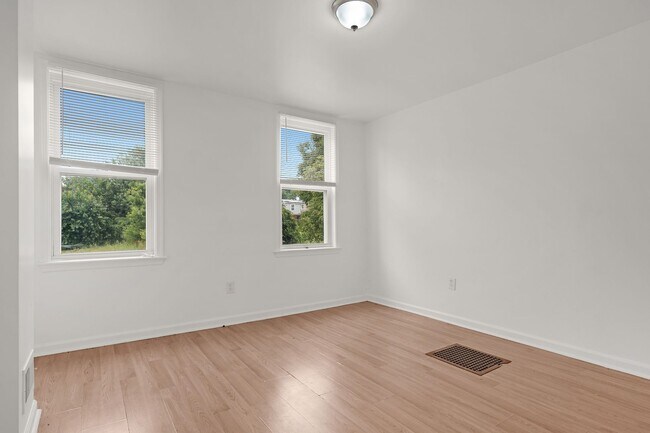 Foto del edificio - 2629 Dulany St