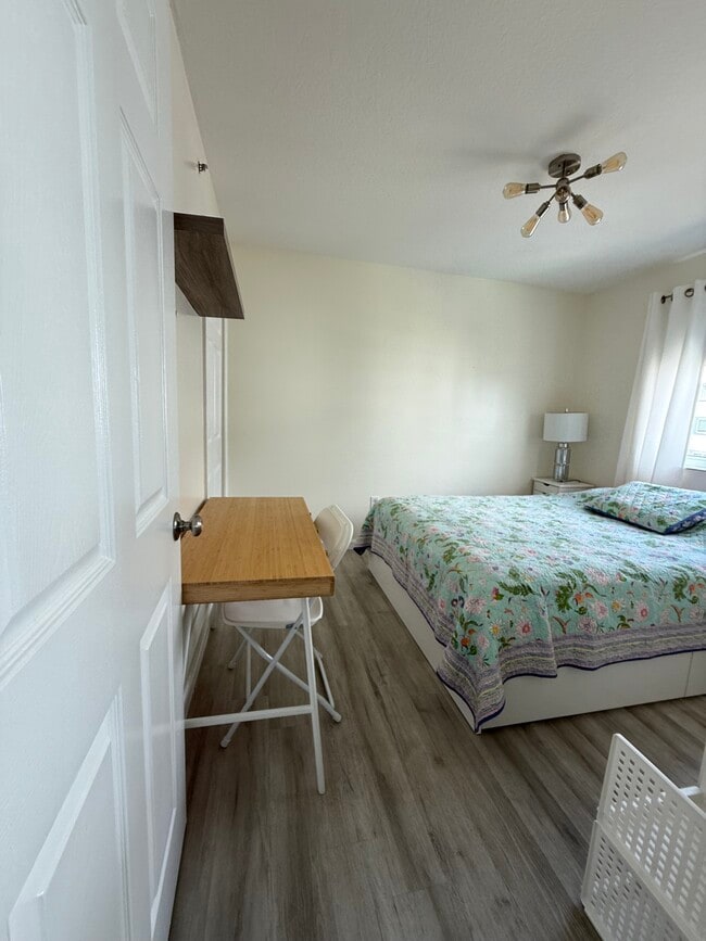 Bedroom - 2415 NW 16th Street Rd