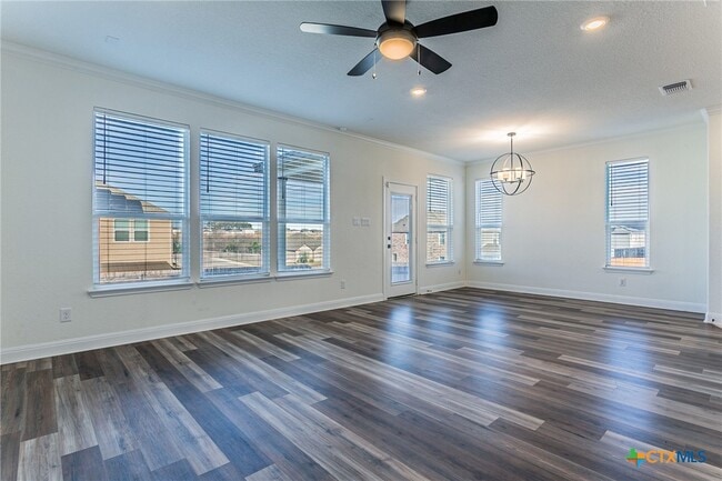 Building Photo - 1304 Long Crk Ln