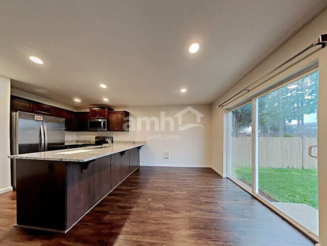 Foto del edificio - 16502 22nd Ave Ct E