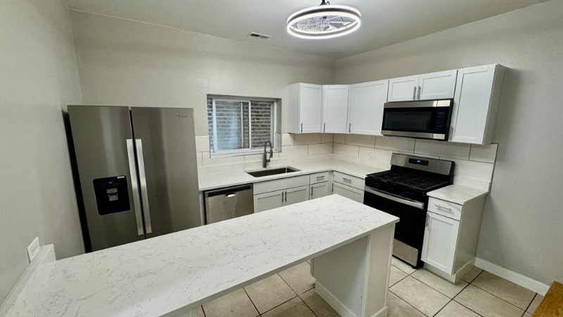 Photo - 1254 N Bosworth Ave