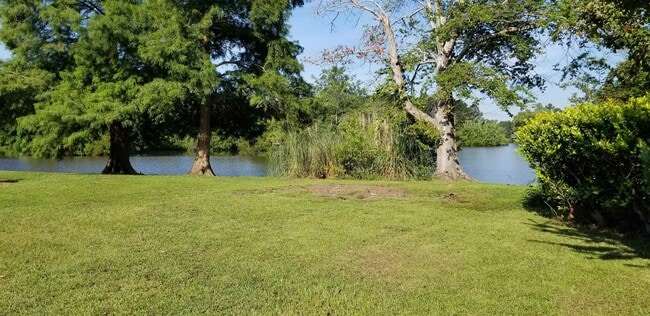 Building Photo - 128 Island Blvd