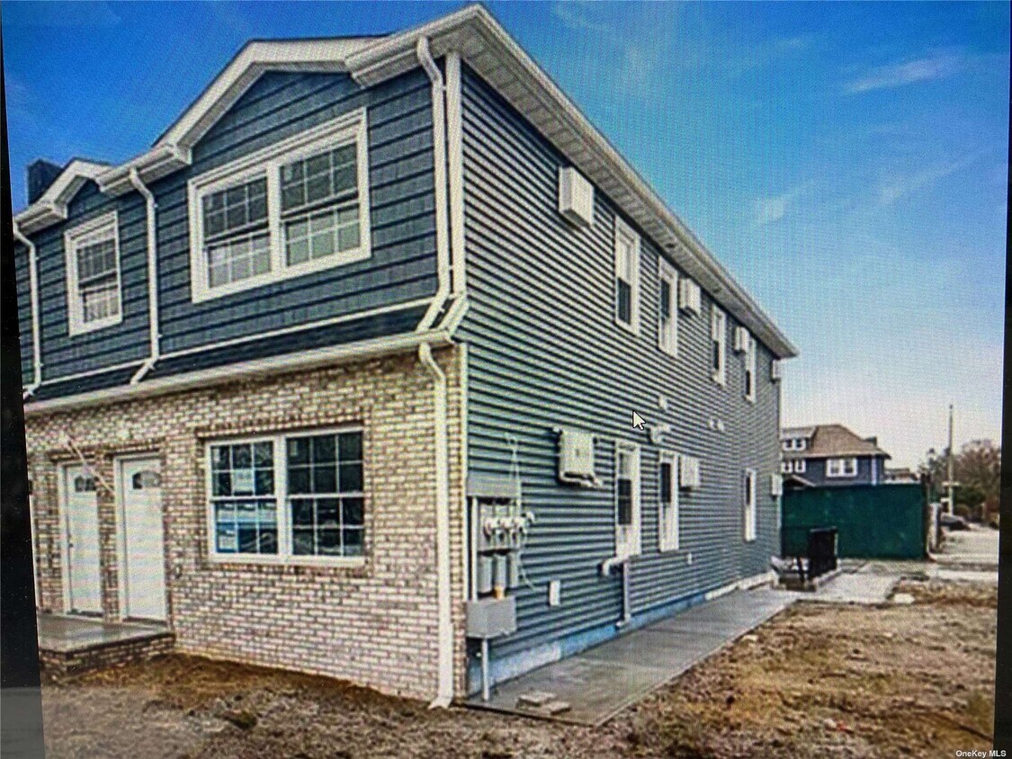 Primary Photo - 108-55 171st St