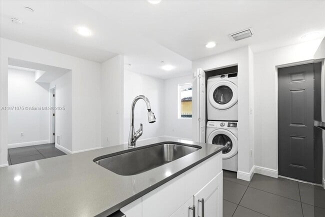 Photo - 541 NW 33rd St Apartment