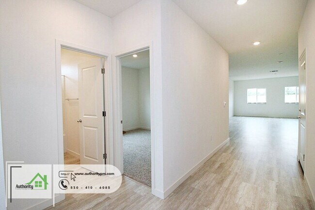 Foto del edificio - 2901 Hopkins Ave