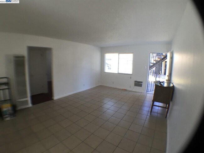Building Photo - 2312 Spanos St