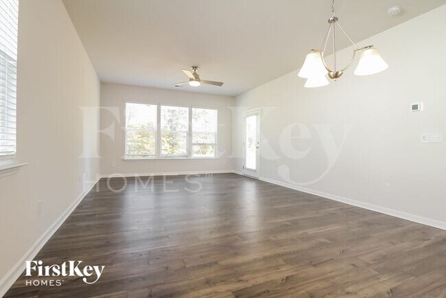 Foto del edificio - 530 Hillpark Ln