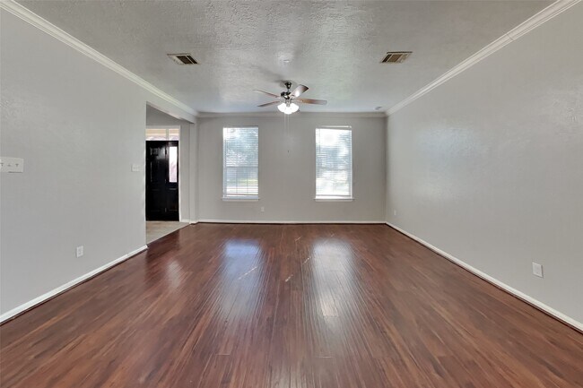 Building Photo - 7619 Almond Springs Dr