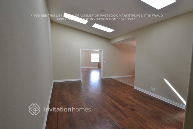 Building Photo - 548 Galsworthy St