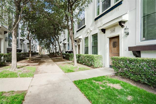 Foto principal - 3118 Carmel St