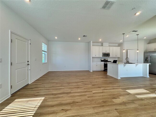 Building Photo - 301 Platform Ln