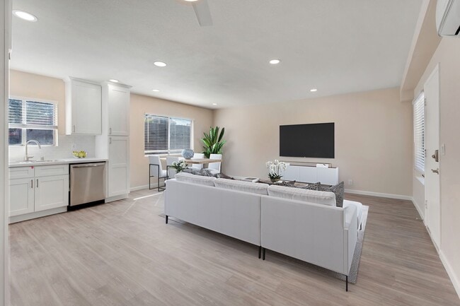 Building Photo - Brookside Apartments- Redlands, CA