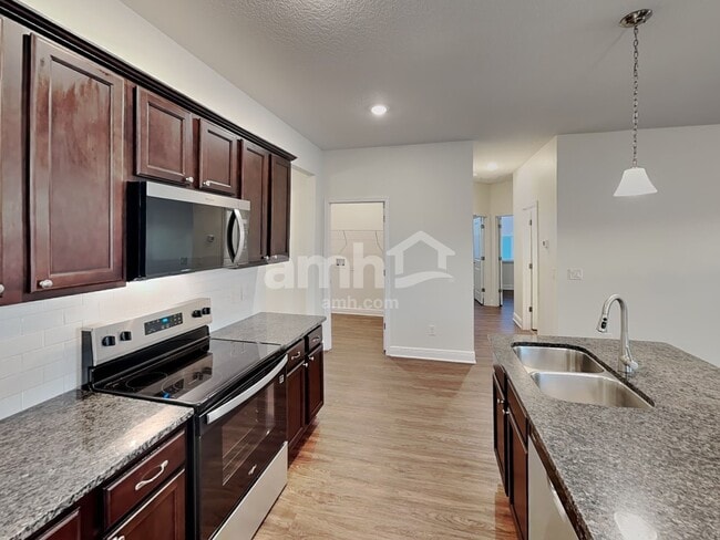 Building Photo - 1324 Celery Ave